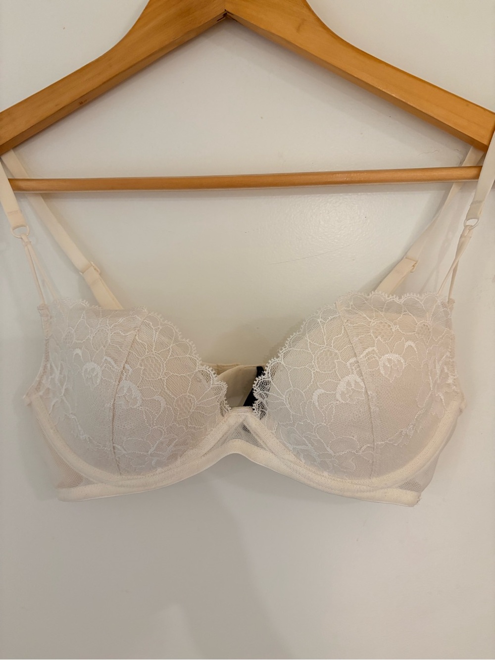 Calvin Klein Lace Underwire Bra in Light Cream